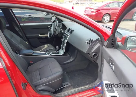 2010 Volvo V50 2.4I z USA, uszkodzony, nr VIN YV1382MW8A2559442